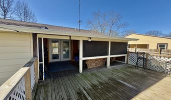 111 W Lee St, Aurora, MO 65605