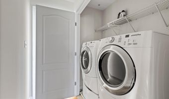 10900 HOLYSTONE Ln 202, Berlin, MD 21811