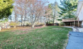 12 Van Gogh Ln, Airmont, NY 10901