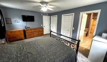 131 Pine Cir, Bennington, VT 05201