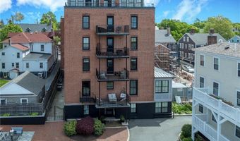 423 Hope St C, Bristol, RI 02809