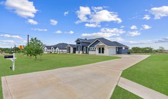 9991 Crow Ln, Adkins, TX 78101