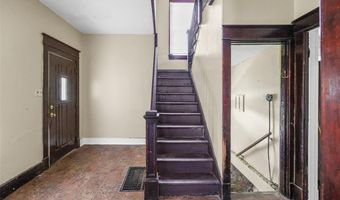 912 Tremont St, Alton, IL 62002