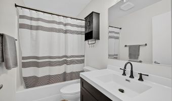 1212 10th Ave NW, Altoona, IA 50009