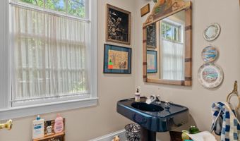 790 BRUSHTOWN Rd, Ambler, PA 19002