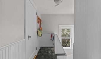 40 Webster St B, Newport, RI 02840