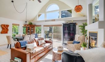 283 S DOLPHIN St, Rockaway Beach, OR 97136