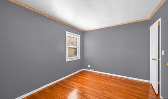 6 Gainesborough 1B, River Edge, NJ 07661