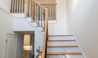 20 Gino Dr, Bristol, CT 06010