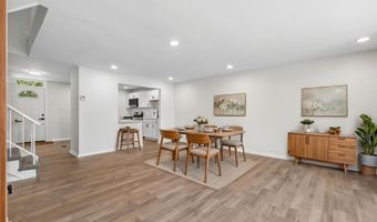 7403 HOUNDSBURY Ct, Alexandria, VA 22315