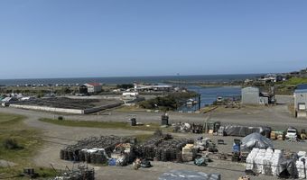16219 LOWER HARBOR Rd P7, Brookings, OR 97415