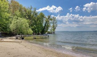 635 Firehouse Rd, Alburgh, VT 05440