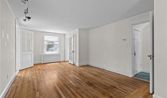 53 Admiral Kalbfus Rd, Newport, RI 02840