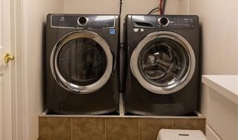 9 Patricia Dr, North Providence, RI 02904