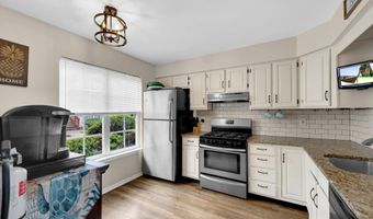 5 Shearwater Holw 5, Bayville, NJ 08721