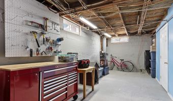 328 W Hollis St, Nashua, NH 03060