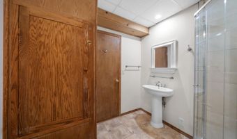 4055 Pontiac Trl, Ann Arbor, MI 48105