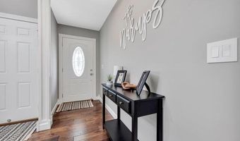 514 Great Hill Dr, Ballwin, MO 63021
