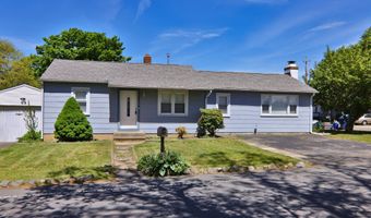 68 Elm St, Beachwood, NJ 08722
