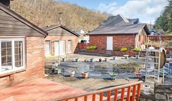 152 Daniels Crk, Banner, KY 41603