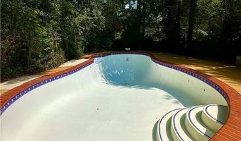 8502 WOODBINE Ln, Annandale, VA 22003