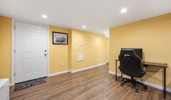 139 Contour Dr, Cheshire, CT 06410
