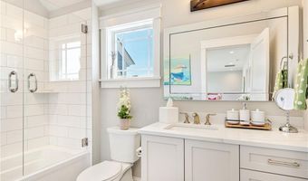 1048 Ocean Rd, Narragansett, RI 02882