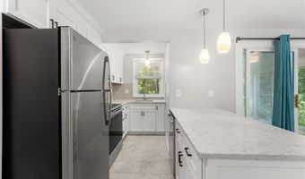 47 Kingsland Ct 6A, Charlestown, RI 02813
