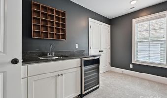 7009 Providence Ln W, Charlotte, NC 28226