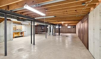 501 Nottingham Dr, Ballwin, MO 63011