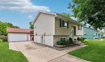 615 10th Ave NW, Altoona, IA 50009