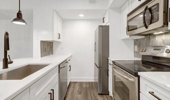 3307 WYNDHAM Cir 2157, Alexandria, VA 22302