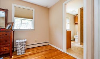 65 Walnut Dr, East Greenwich, RI 02818