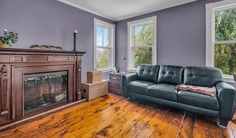 50 Portsmouth Rd, Amesbury, MA 01913