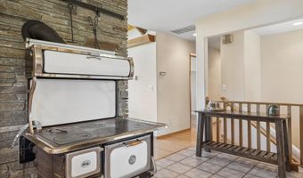 22016 AIRPORT Rd NE, Aurora, OR 97002