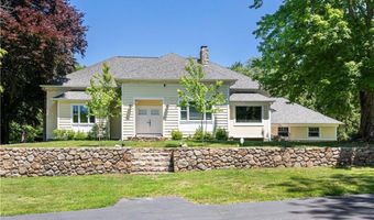 80 Woodbridge Dr, East Greenwich, RI 02818