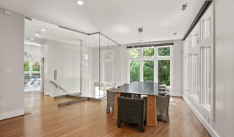 3100 N MONROE St, Arlington, VA 22207