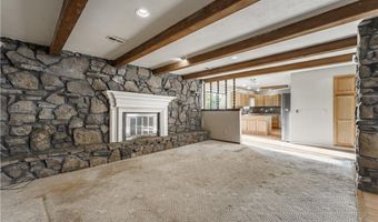 202 Big Tree Dr, Bentonville, AR 72712