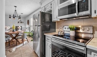 1 Dogwood Dr, Bella Vista, AR 72715