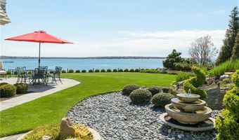 737 Boston Neck Rd, Narragansett, RI 02882