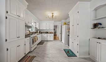 225 N 6th St, Aurora, NC 27806