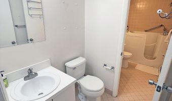 48 Sutton Pl 48, Bloomfield, CT 06002