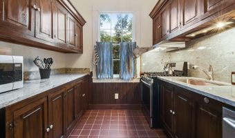 217 St Charles St, Bay St. Louis, MS 39520