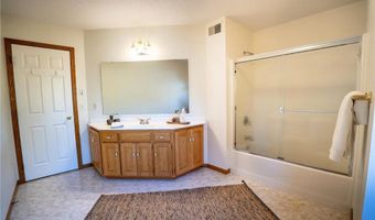 2701 Arrowwood Dr NW, Alexandria, MN 56308