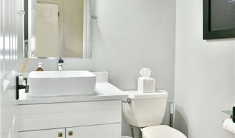 460 Club Dr, Aurora, OH 44202