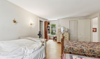 28 Chapel St, Augusta, ME 04330