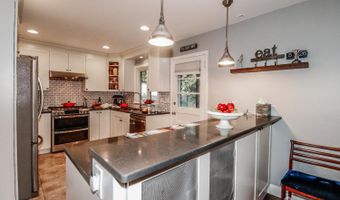 82 Kempson Pl, Metuchen, NJ 08840