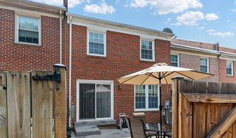 2504 WINDBREAK Dr, Alexandria, VA 22306