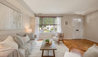 2312 N DEARING St, Alexandria, VA 22302