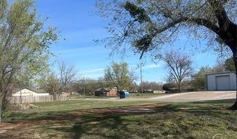 927 S 3rd St, Chickasha, OK 73018